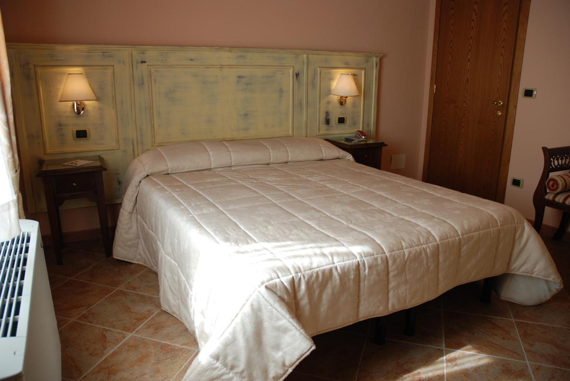 Albergo La Foresteria Bettolle Kültér fotó