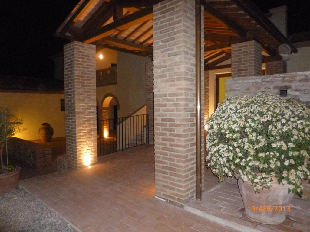 Albergo La Foresteria Bettolle Kültér fotó