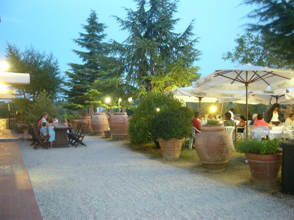 Albergo La Foresteria Bettolle Kültér fotó